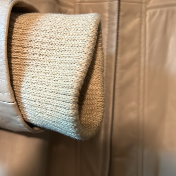 Small leather jacket - Picture 2 of 3